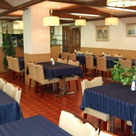 Hotel A.P Toyonaka Esterno foto
